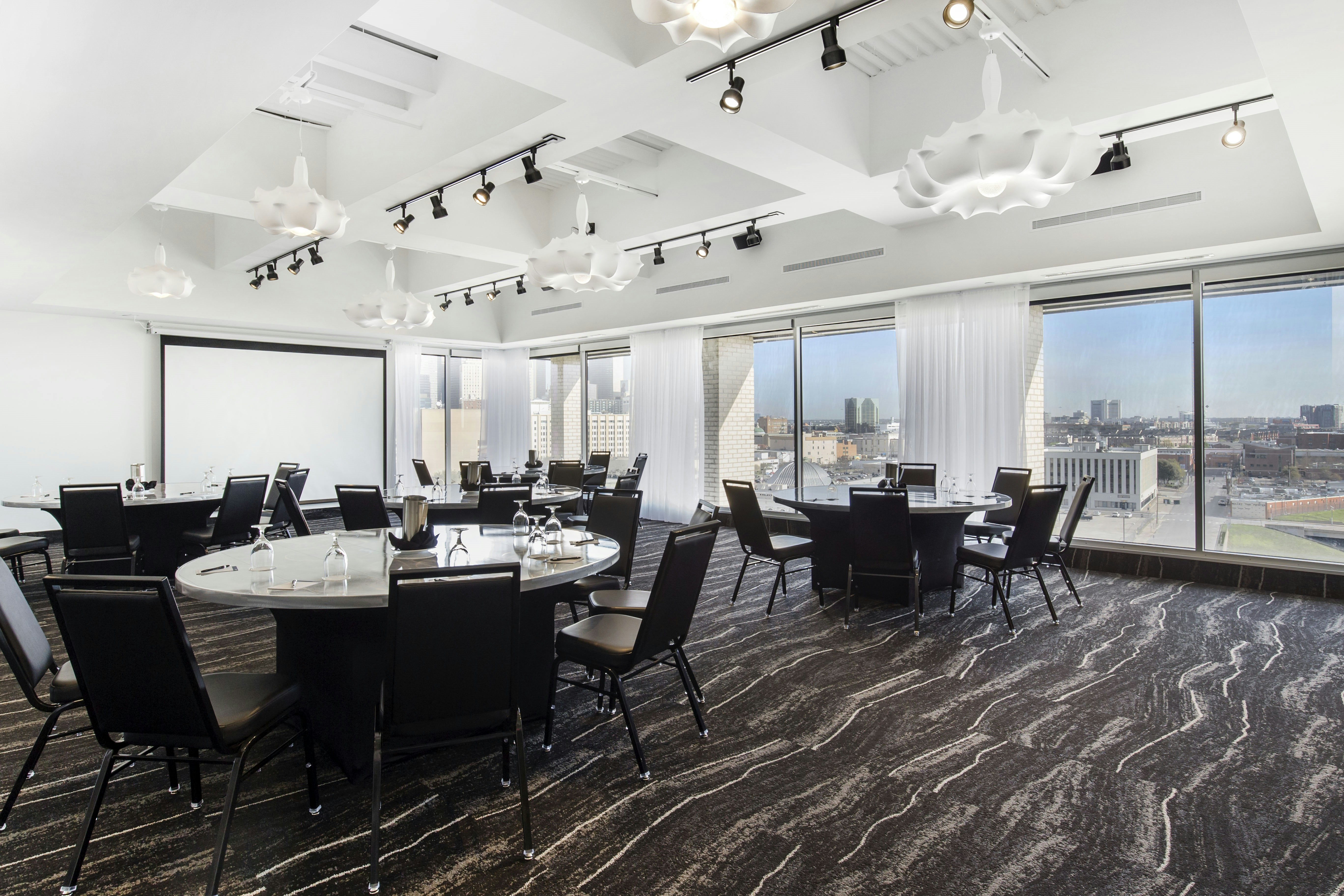 Lorenzo Hotel Dallas, Tapestry Collection by Hilton 64/82