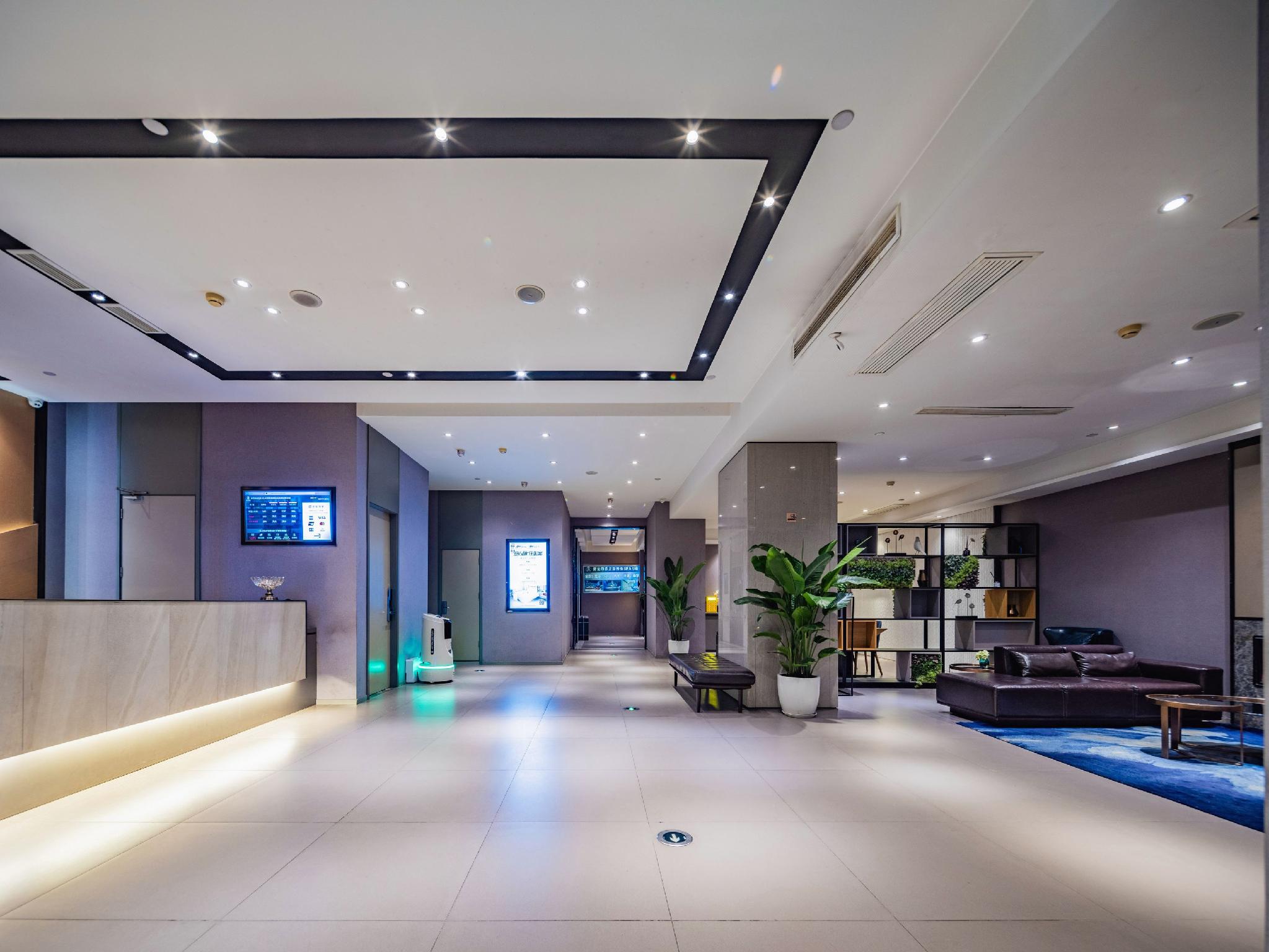 Homeinn Selected (Chengdu Panda Base Zoo subway station store) 13/35
