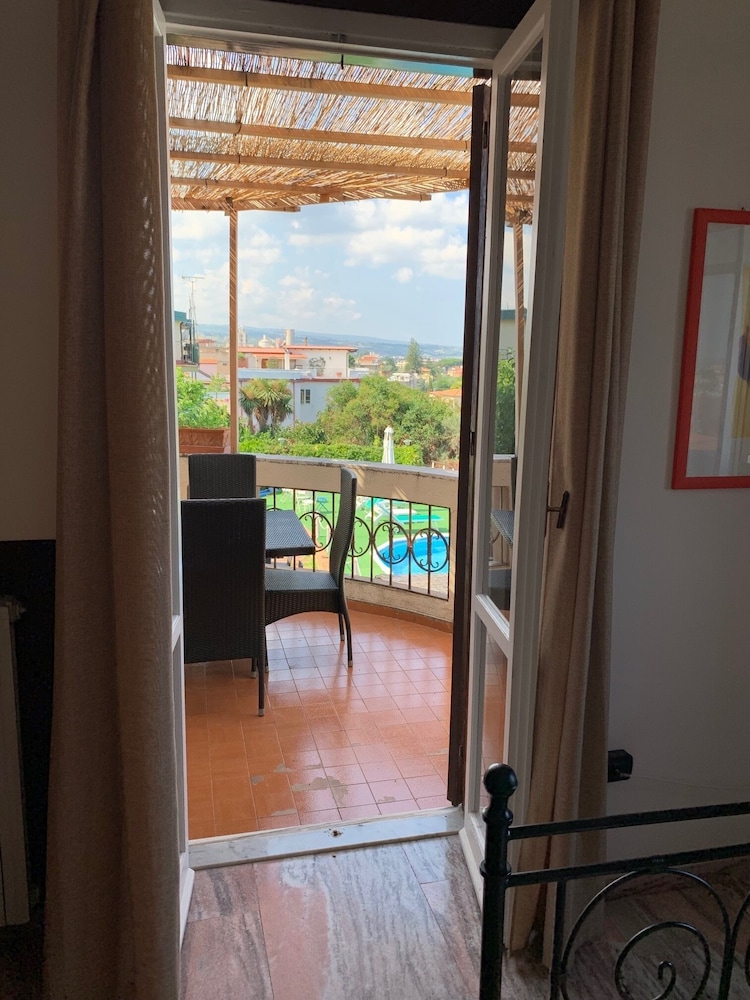 Villa Delle Rondini 10/50