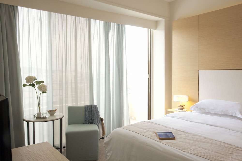 Connecting, Family, King and Twin Beds, Lateral Side Sea View