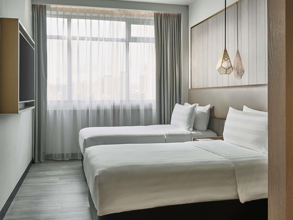 FAMILY, QUADRUPLE, KING AND TWIN BEDS