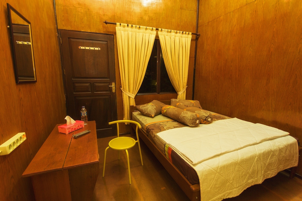 Waisai Beach Hotel 5/8