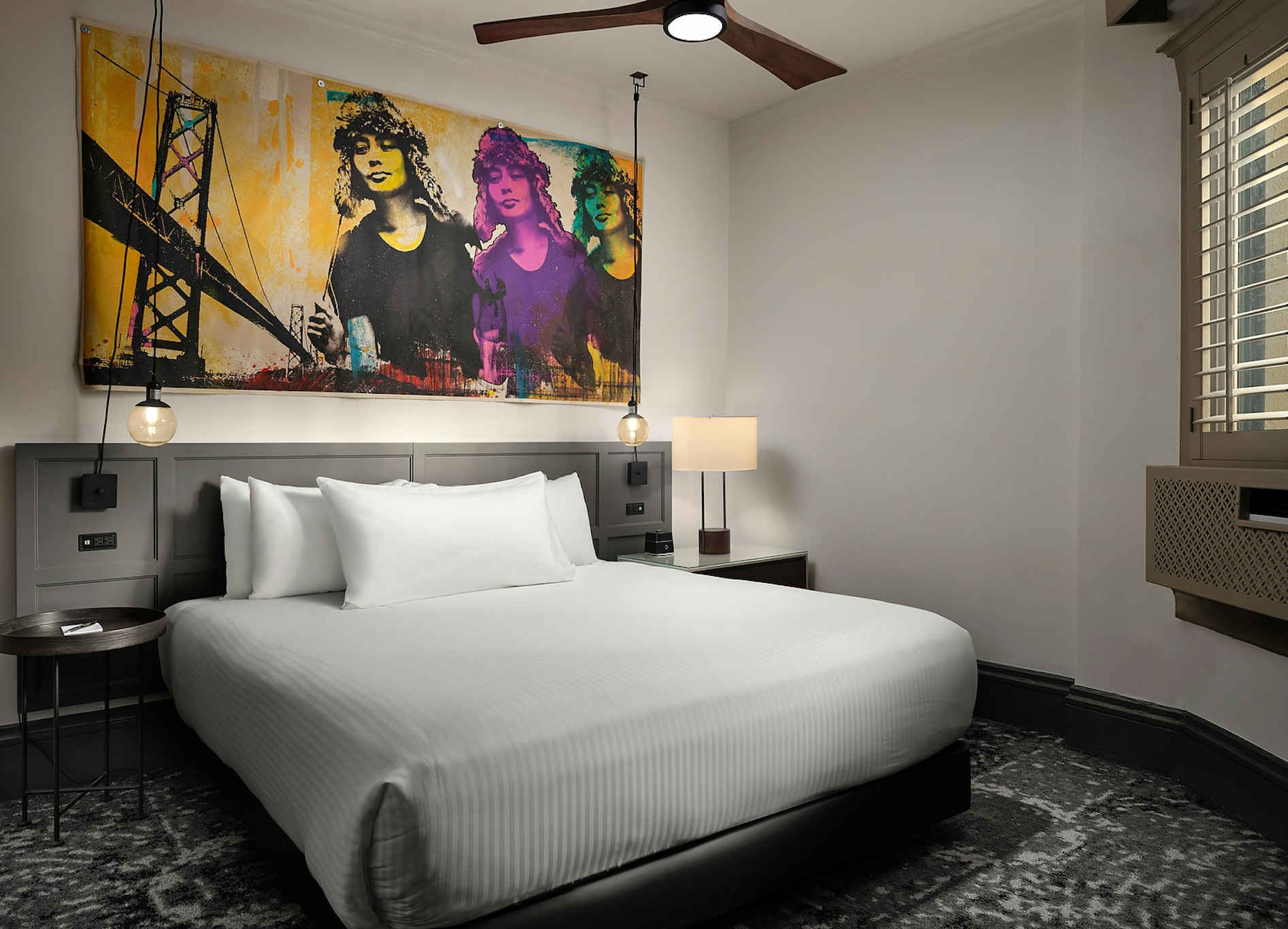 JUNIOR SUITE, KING BED, SOFA