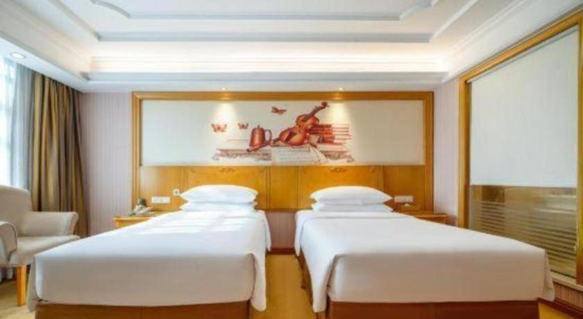 Vienna Hotel (Shenzhen Pingdi Huancheng South Road) 20/49