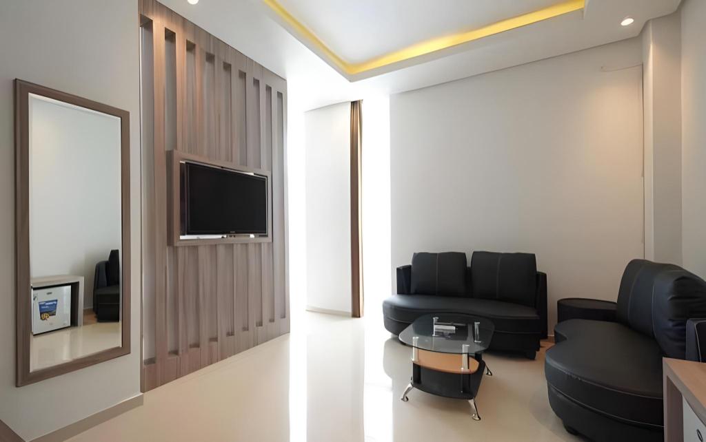 Puri Perdana Hotel & Convention Hall 37/57