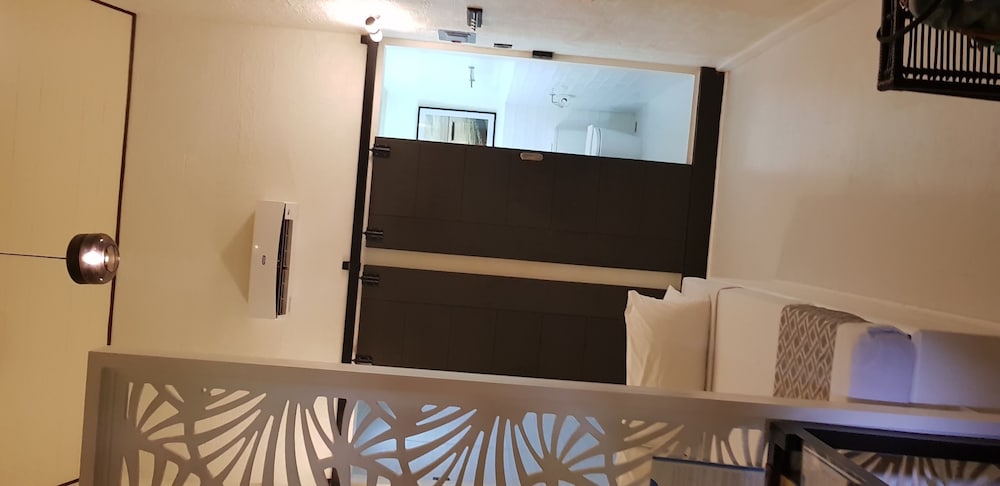 Cool Place Light Residences 8/19