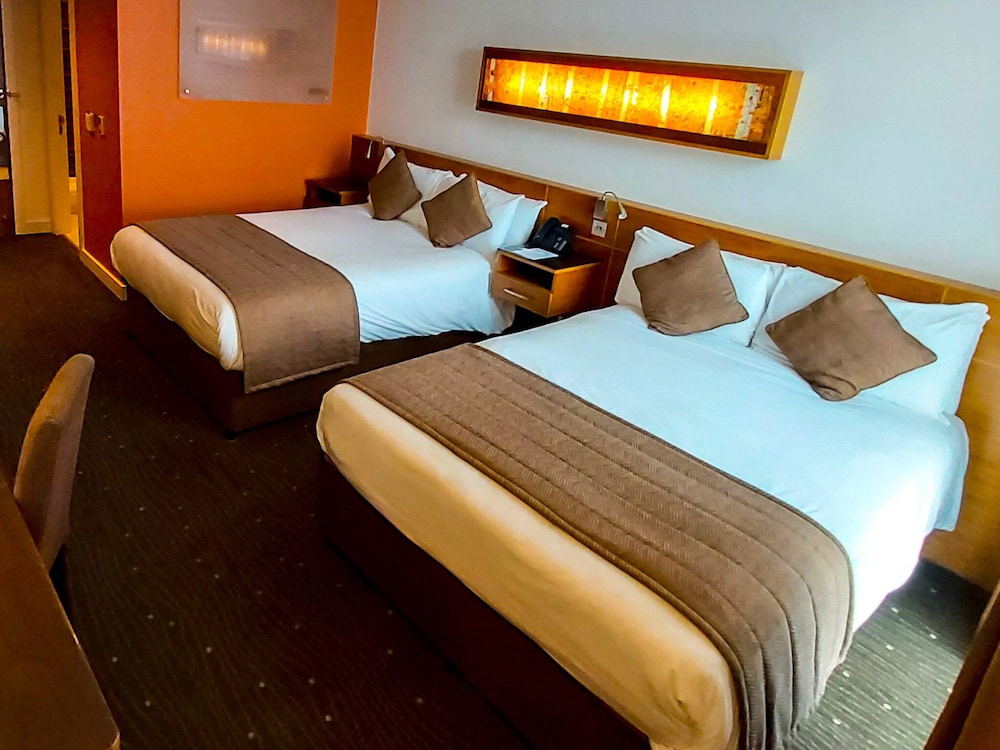 The Gateway Hotel Dundalk 6/50