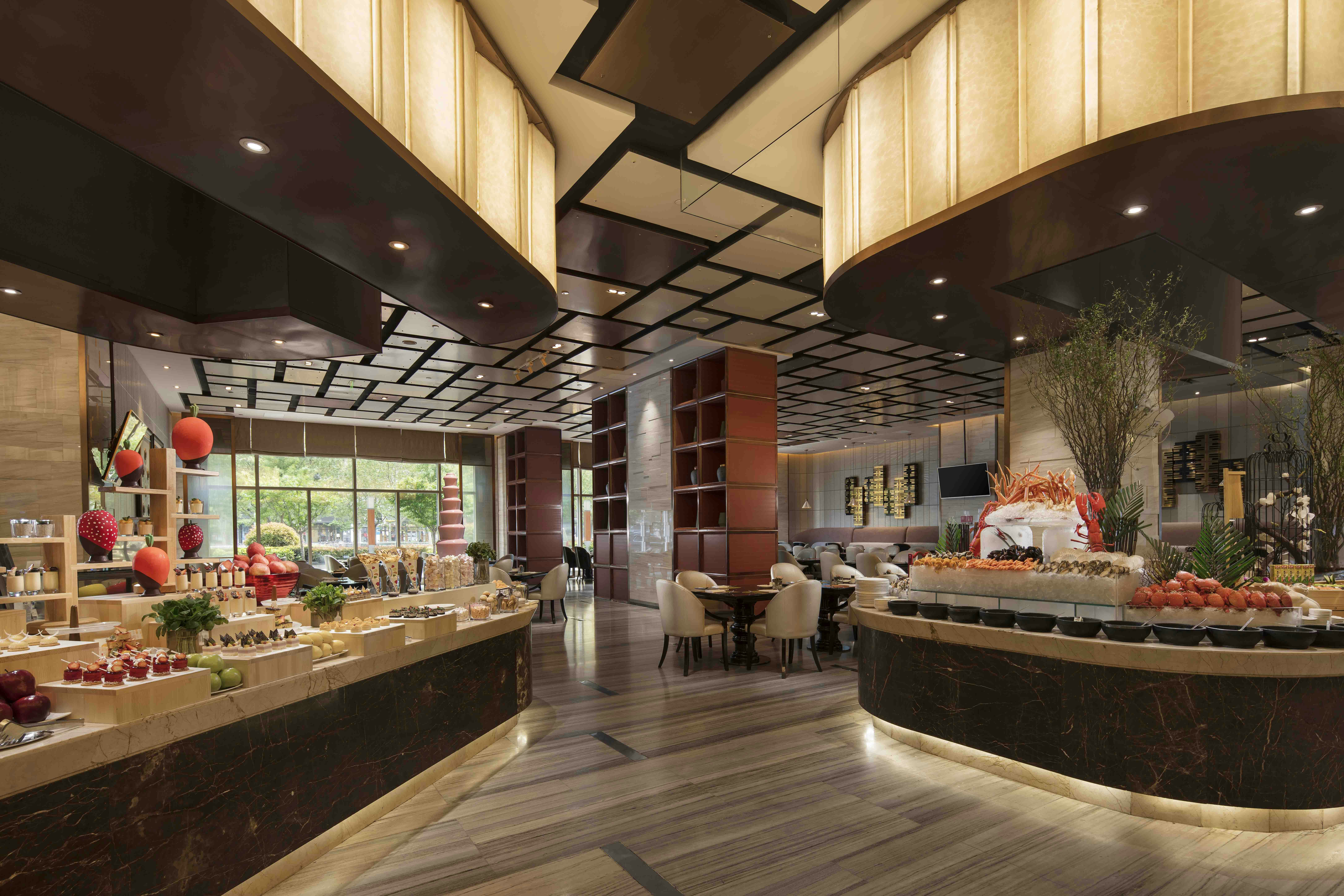 Hilton Zhengzhou 9/75