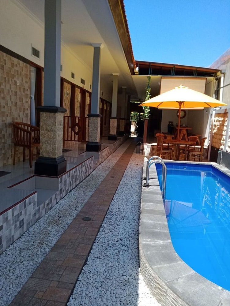 Gedhong Hostel 25/40