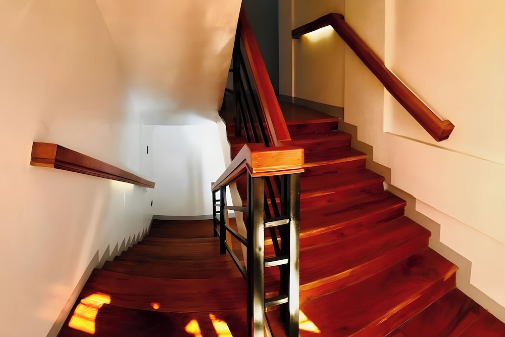 Belltower CSheLi Suites Bantay - Vigan by ZUZU 68/83