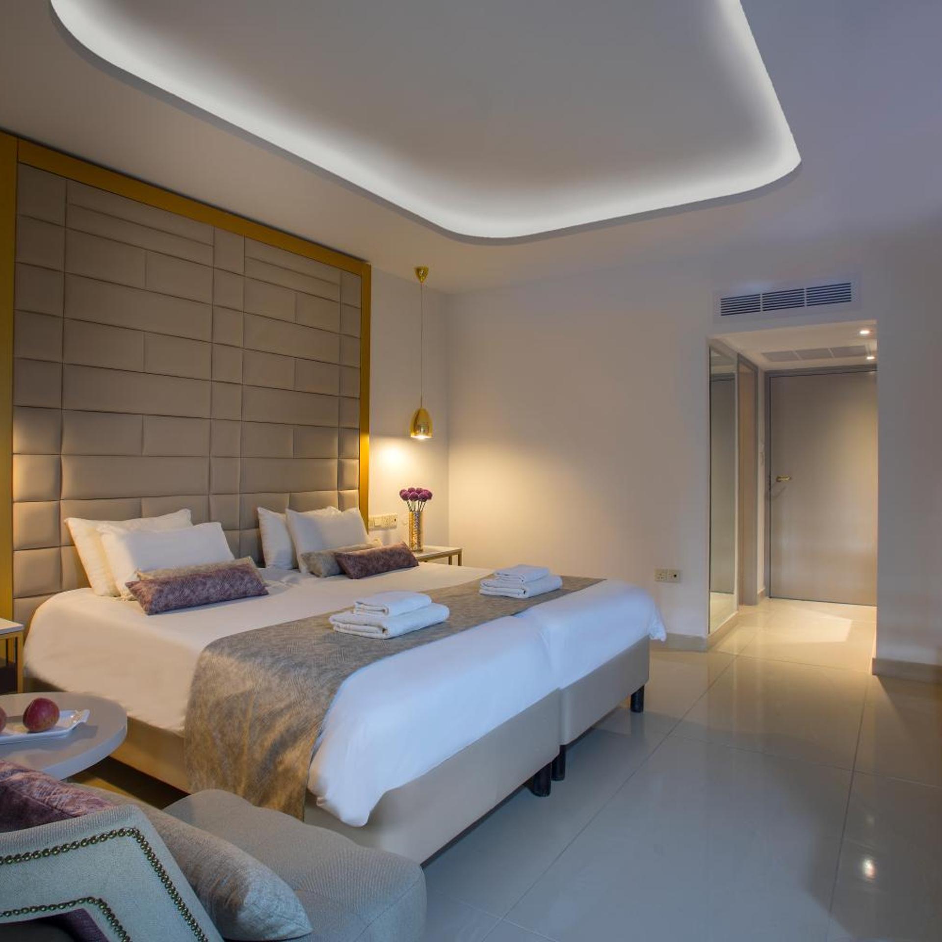 Standard, Double Bed, Lateral Side Sea View