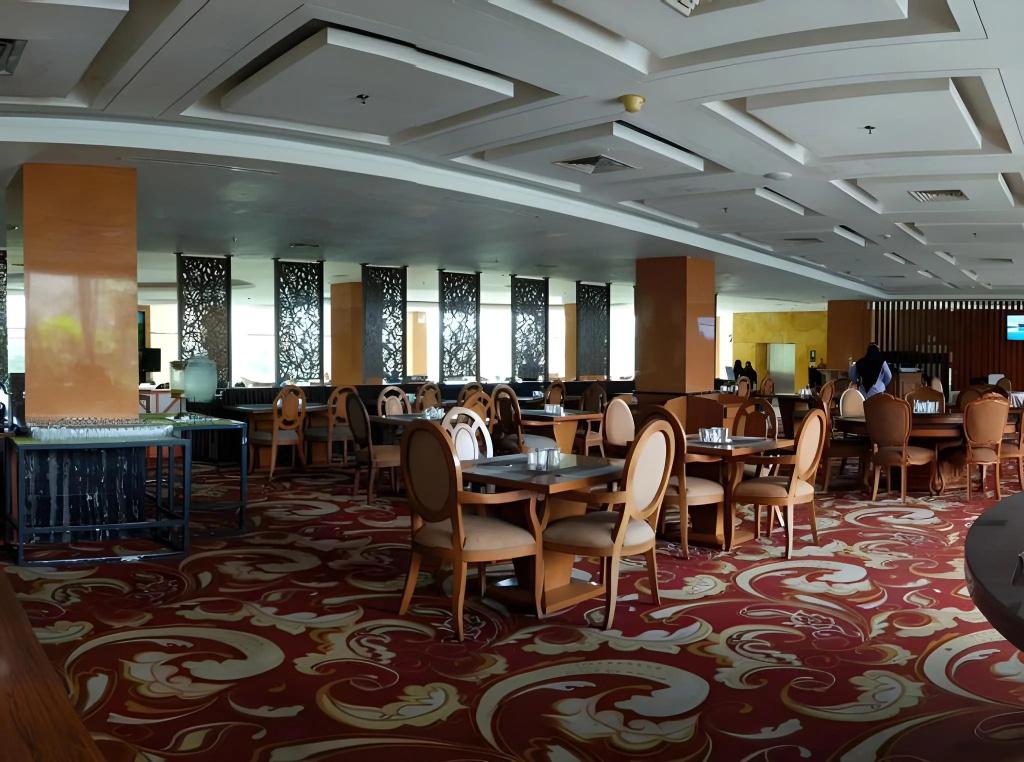 Five Premiere Hotel 34/50