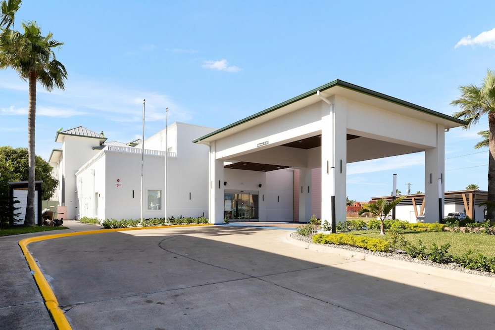 Home2 Suites by Hilton South Padre Island 62/72