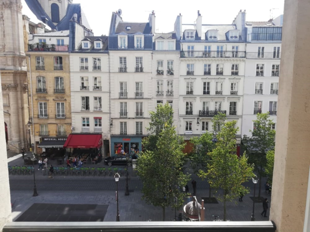 HOTEL EMILE 3/49