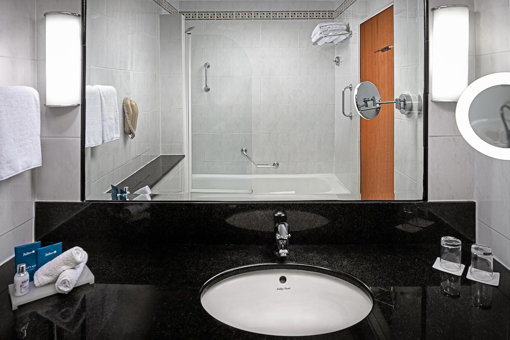 Radisson Blu Hotel And Spa Limerick 49/50