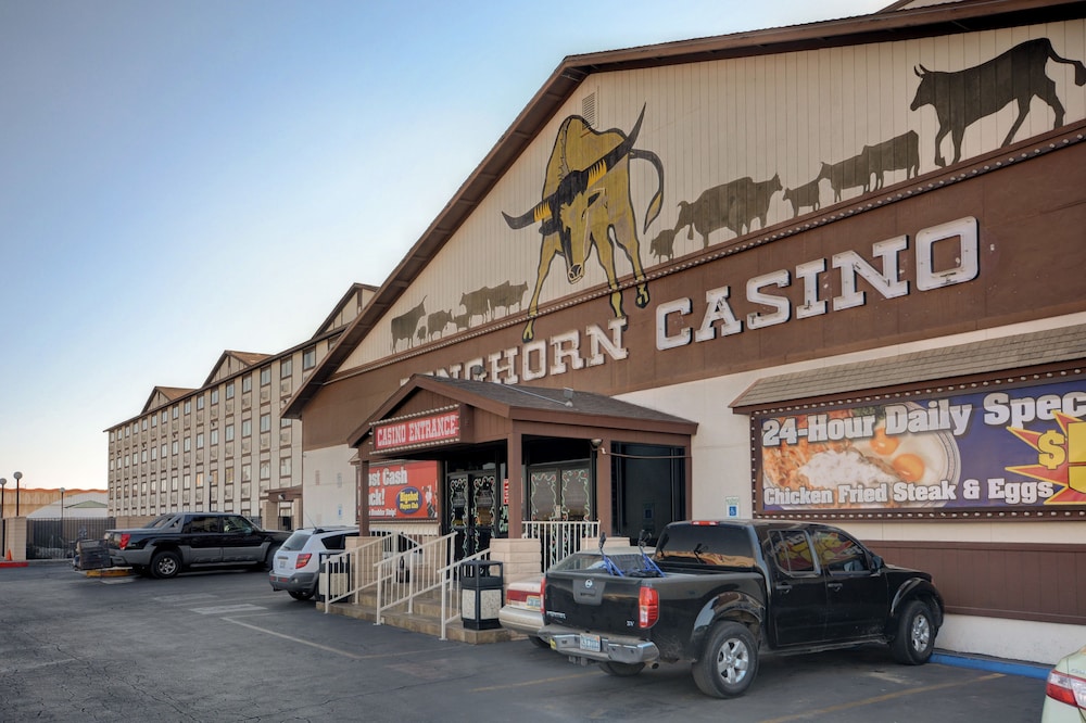 Longhorn Casino & Hotel 30/42