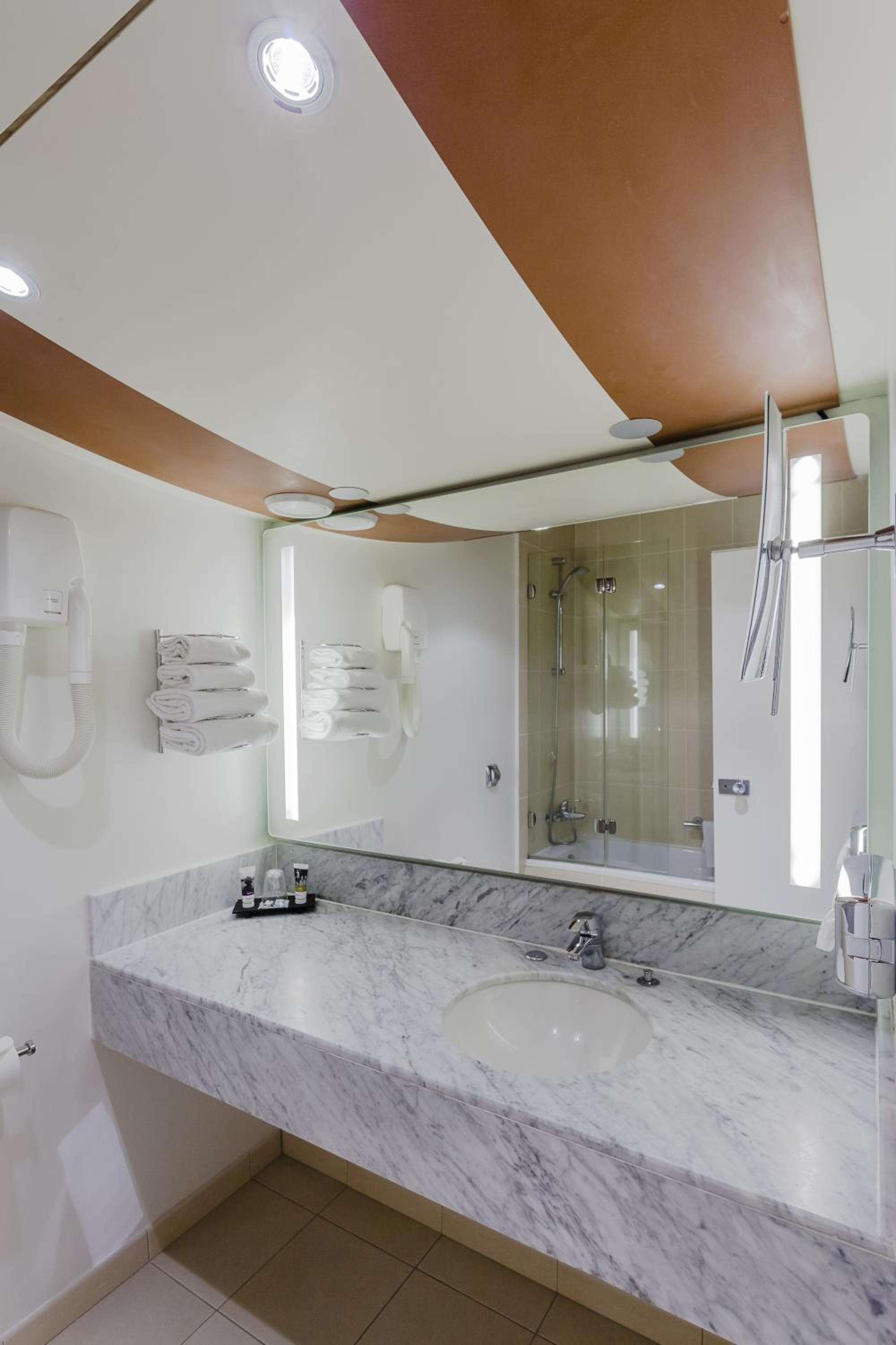 غرفة قياسية بسريرين مزدوجين، MERCURE ORLEANS CENTRE 6/7