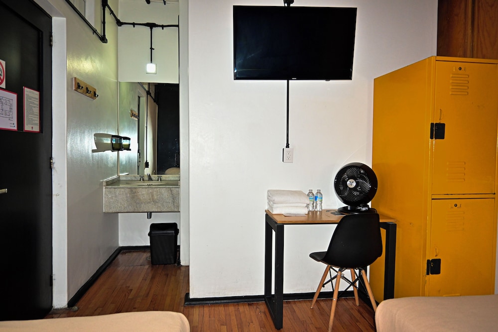 Hostel Mundo Joven Catedral 5/50