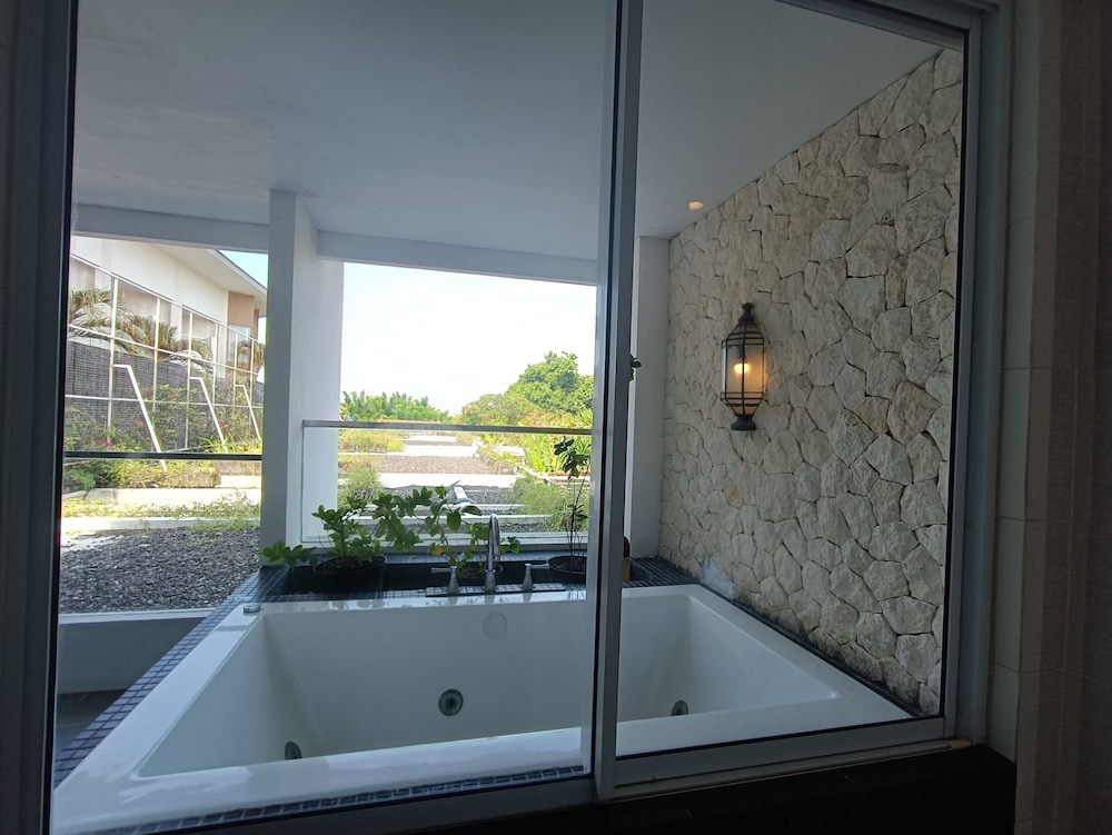 Benoa Sea Suites and Villas 35/70