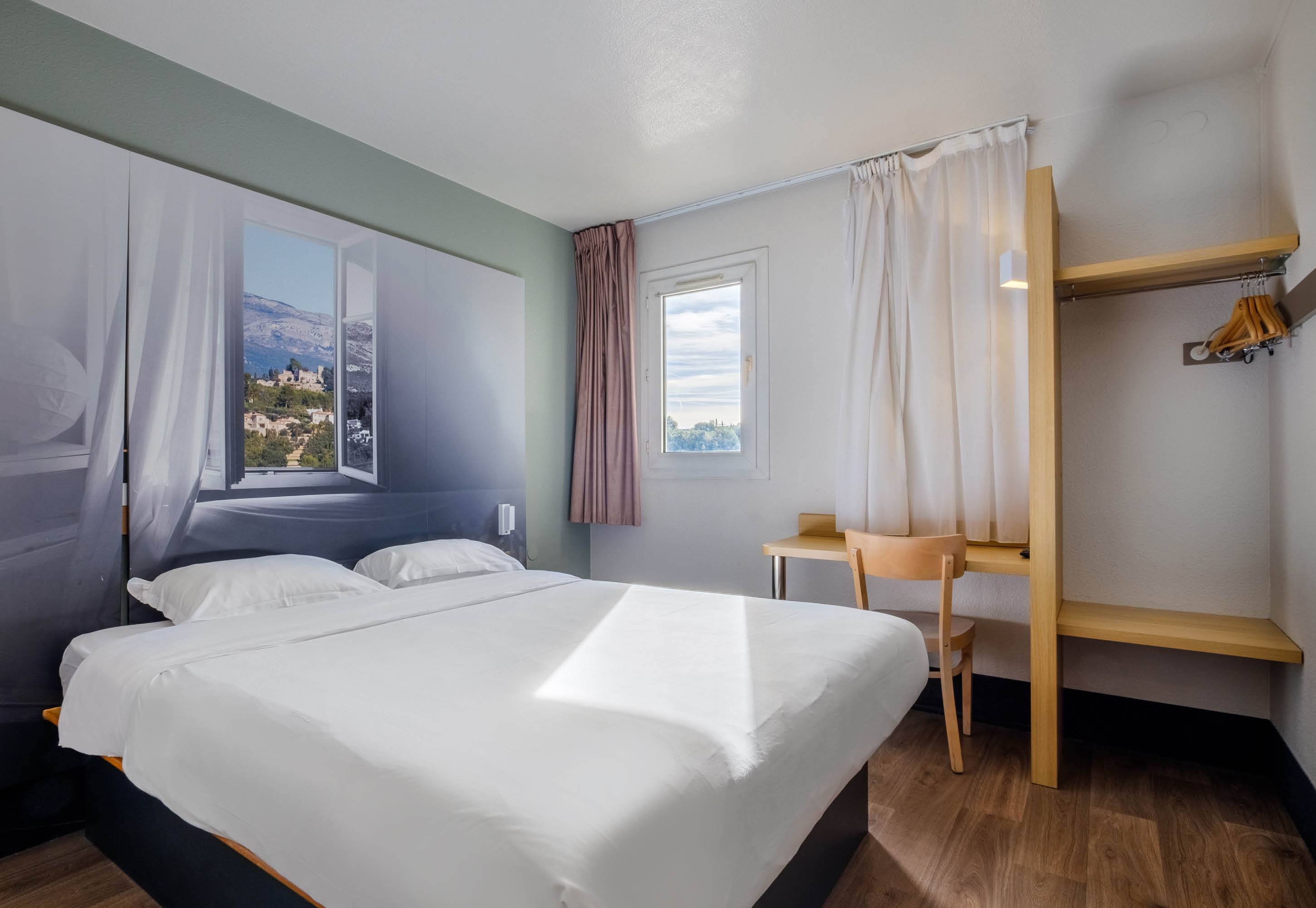 STANDARD, DOUBLE BED, ACCESSIBLE