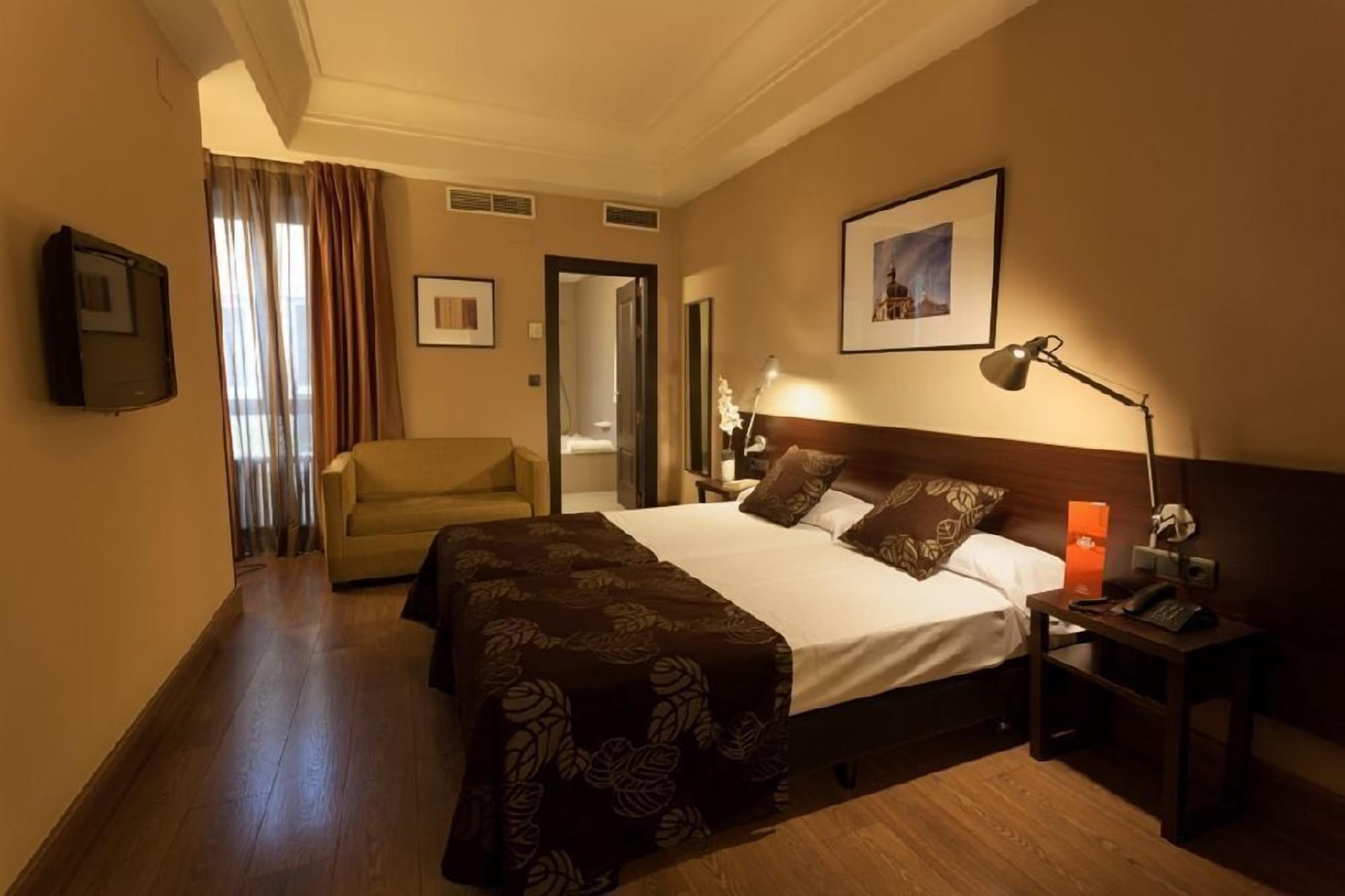 STANDARD, TRIPLE, 3 BEDS