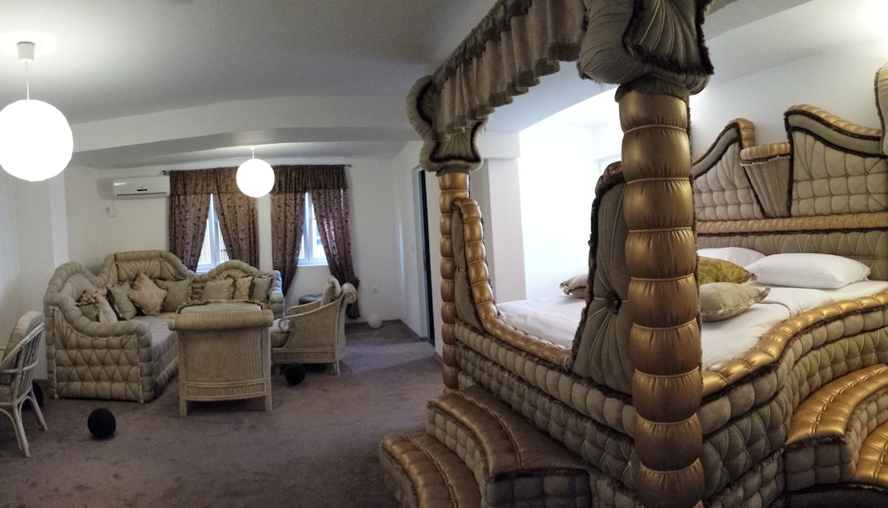 Bali Colosseum Hotel 42/50
