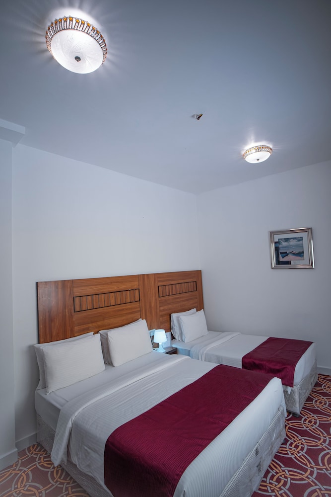 Al Sabkha Hotel 27/53