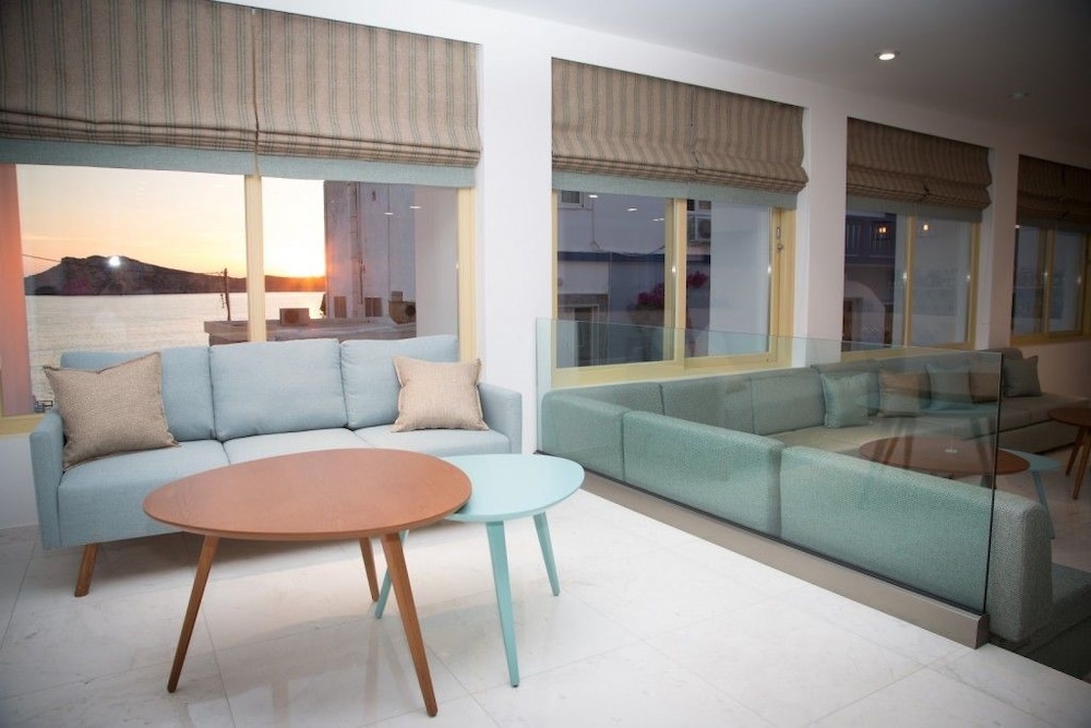 Zephyros Hotel 32/39
