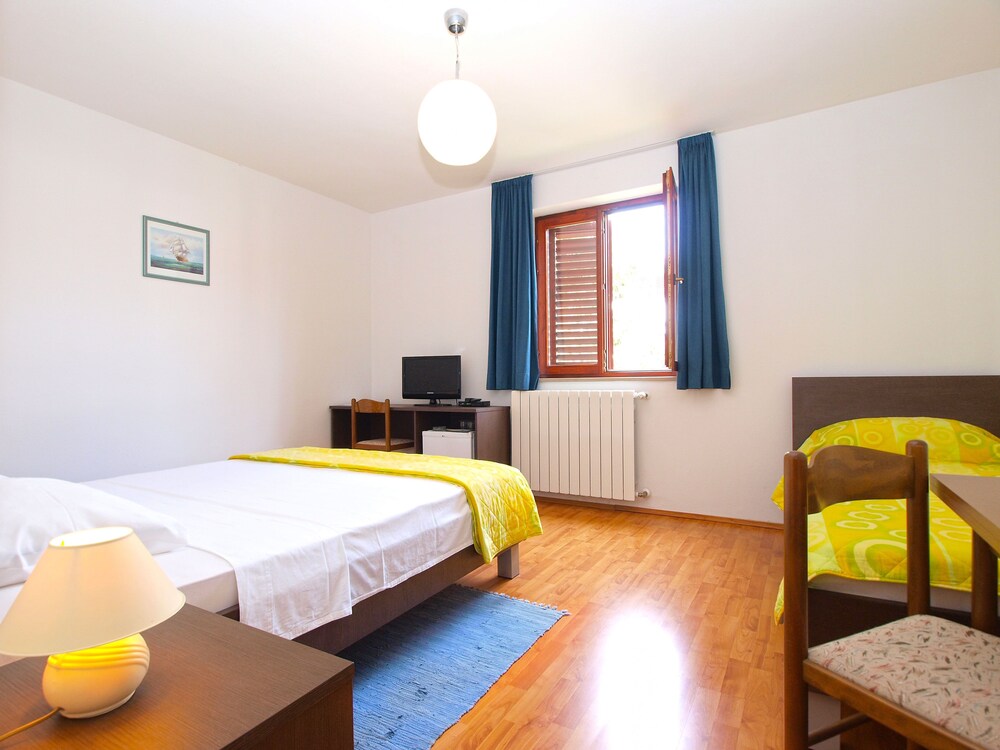 Apartments Ivica 1452 6/37