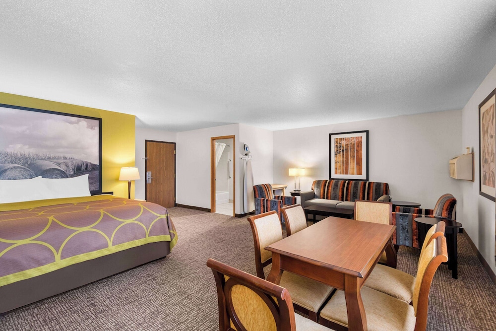 Super 8 by Wyndham Oelwein 31/47