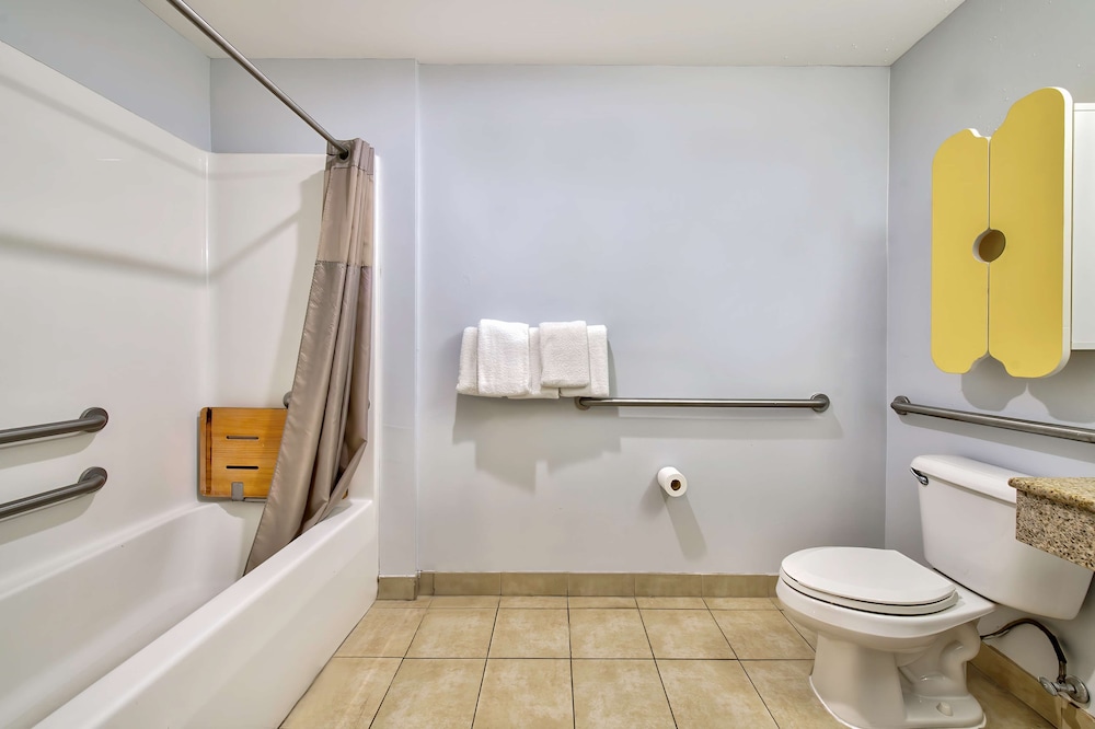 Motel6 Los Angeles, CA - Los Angeles - LAX 52/59