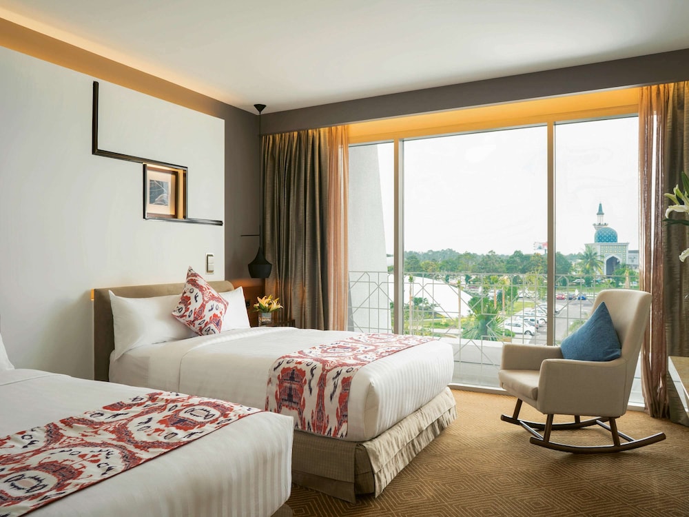 Movenpick Hotel & Convention Centre KLIA 13/63