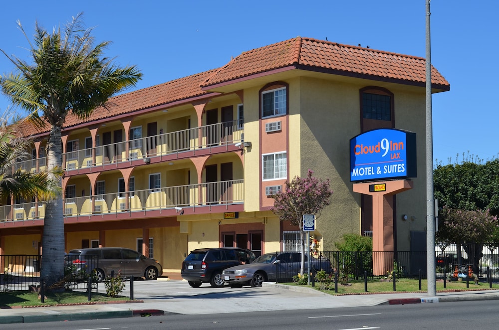 Cloud 9 Inn LAX 40/44
