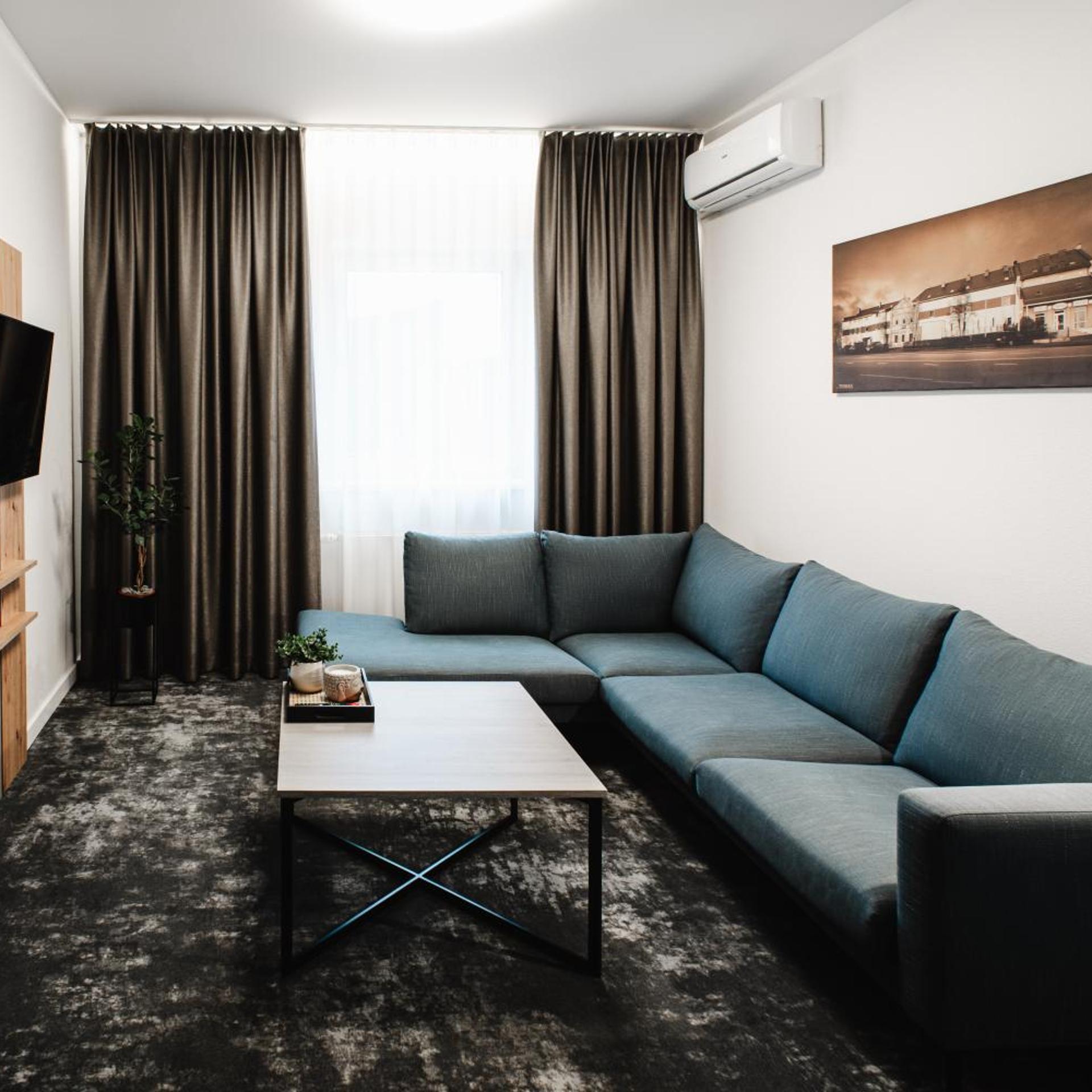 Hotel Tomas 34/50