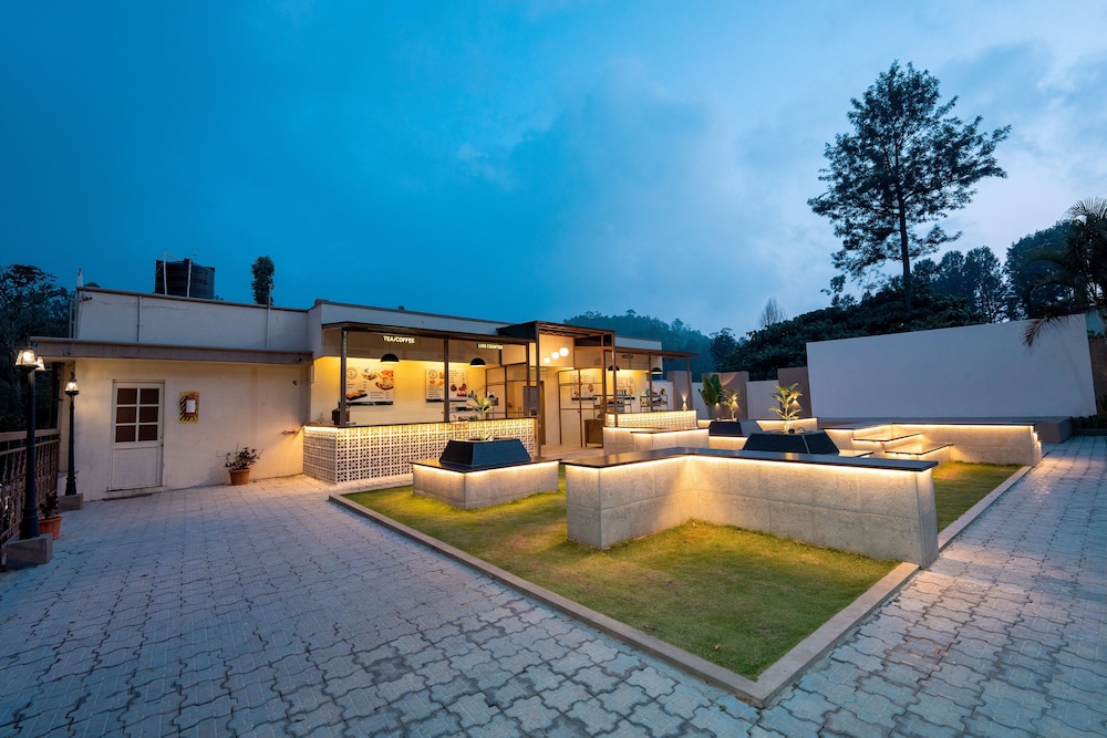 TGI STAR Holidays Yercaud 46/48