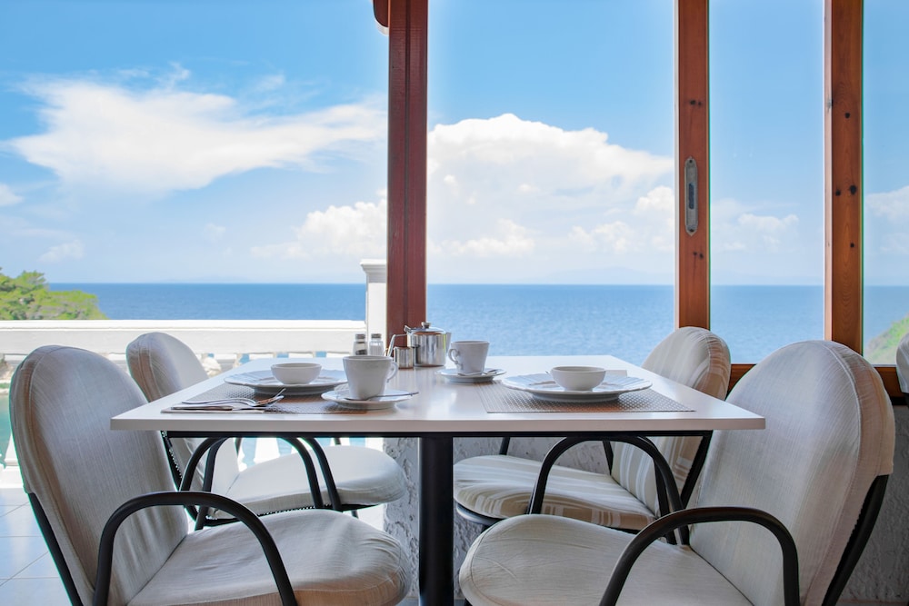 Sunrise Beach Hotel 38/53