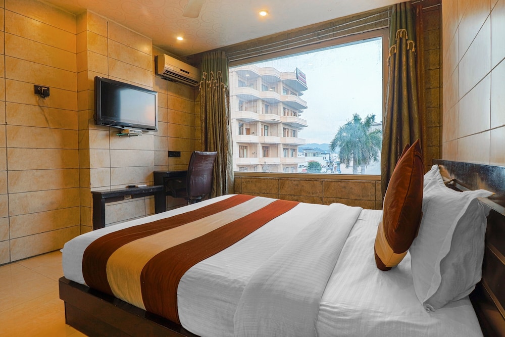 HOTEL GRAND SHIVA 25/50