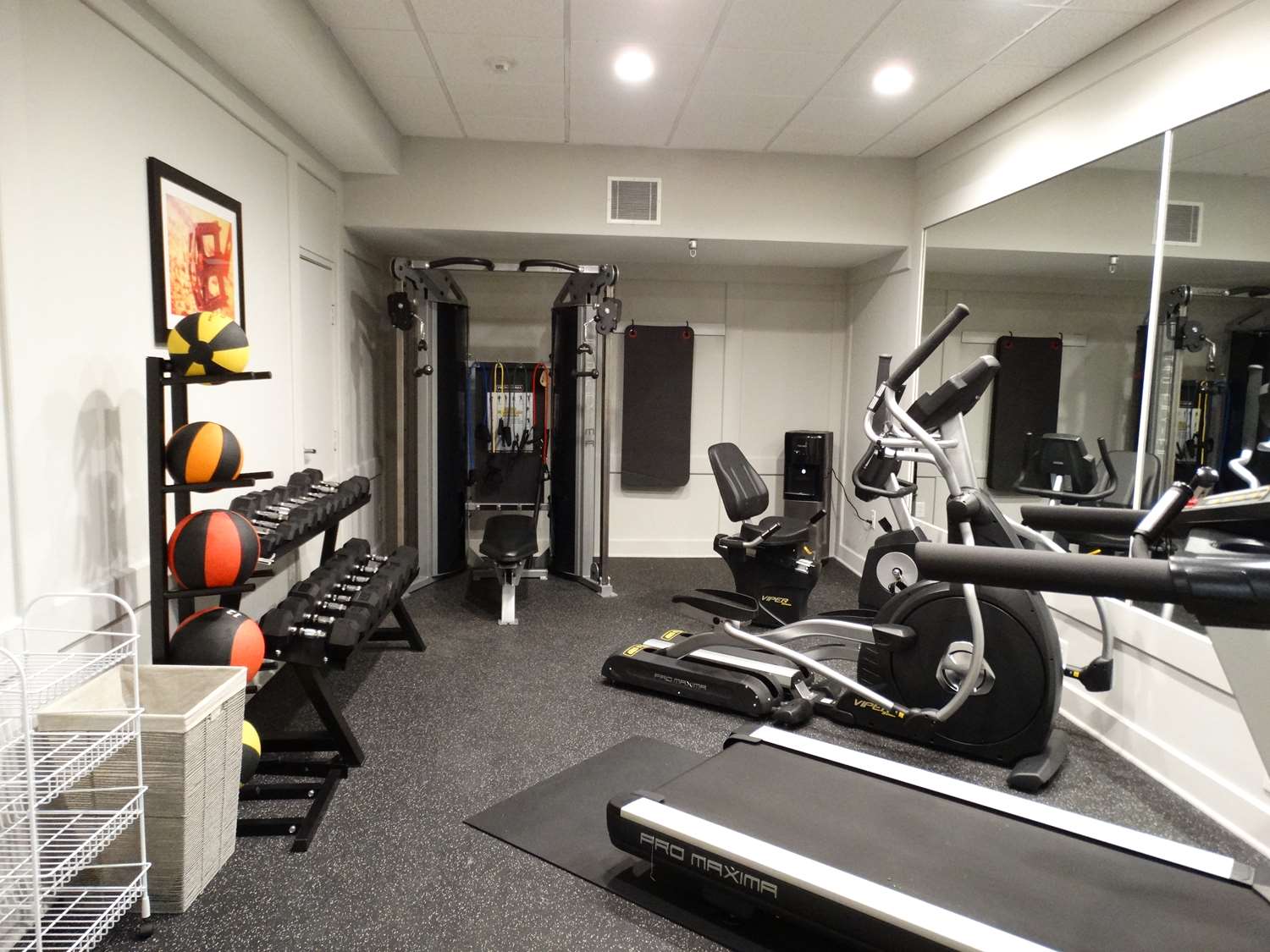 Sonesta Essential Hotels Overland Park 12/18