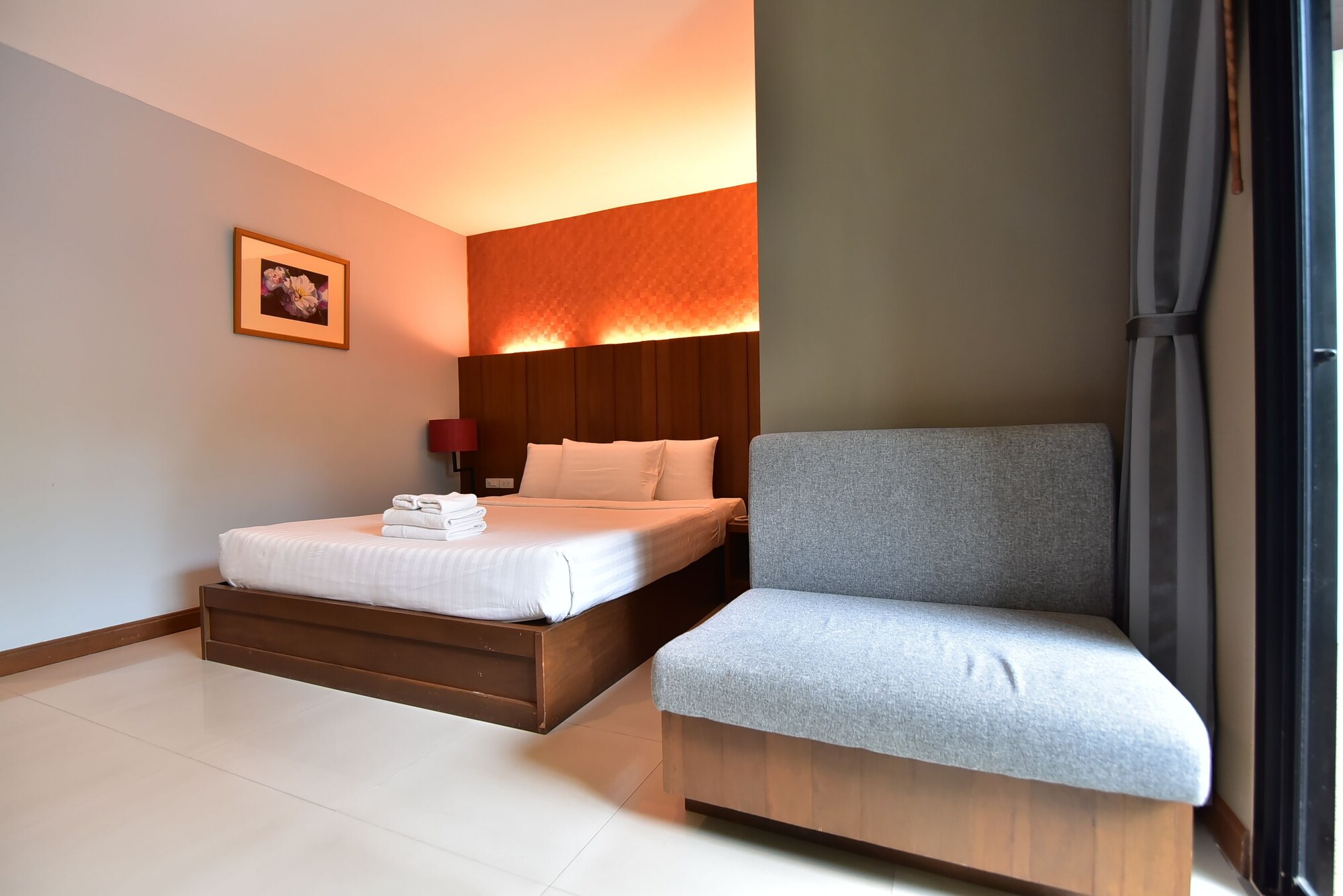 DELUXE, DOUBLE BED