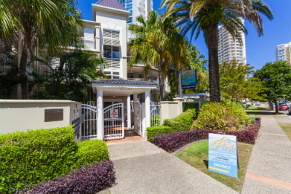 La Grande Apartments Broadbeach 44/48