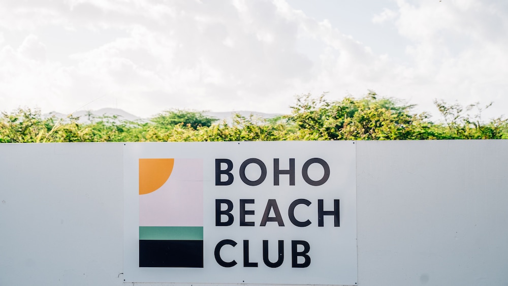 Boho Beach Club 6/39