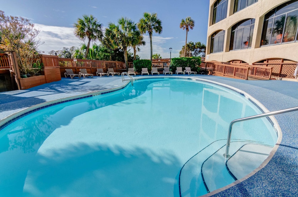Beach Cove Resort 47/75