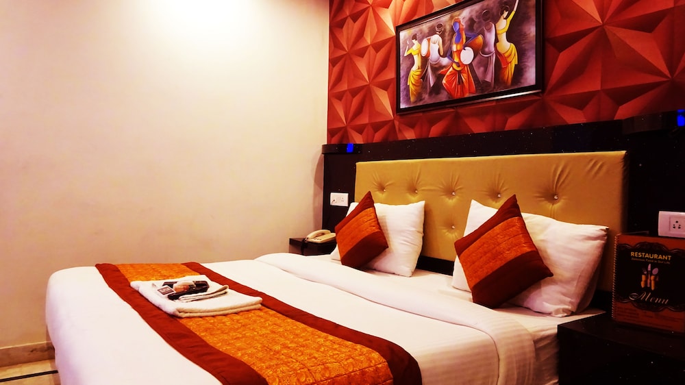 Hotel Noida International 44/50