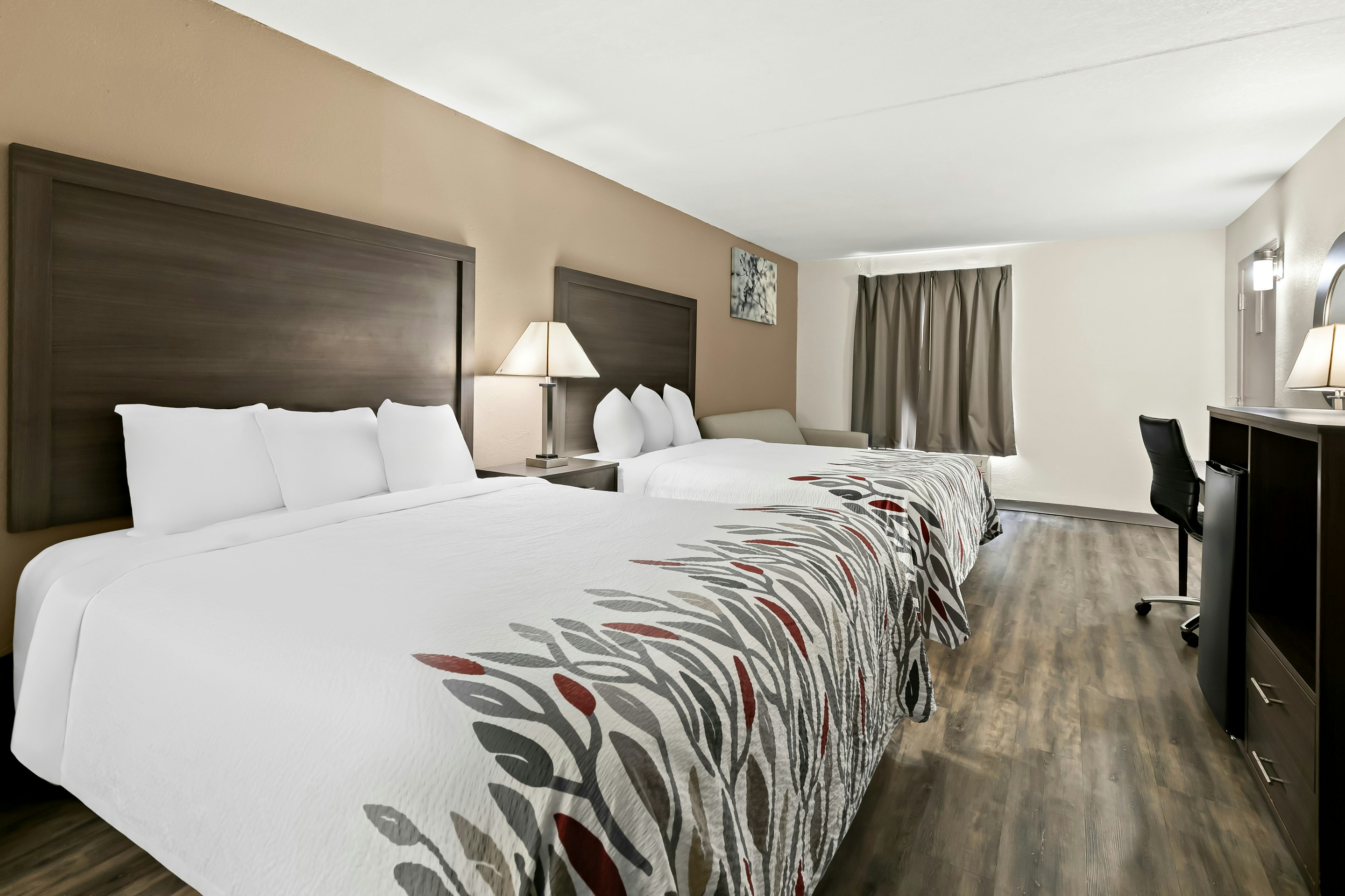 Suite, 2 Queen Beds, Jetted Tub