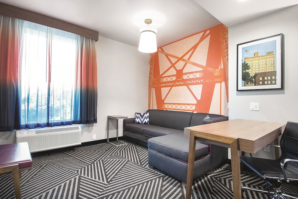 La Quinta Inn And Suites By Wyndham Waco Downtown Baylor 27/42