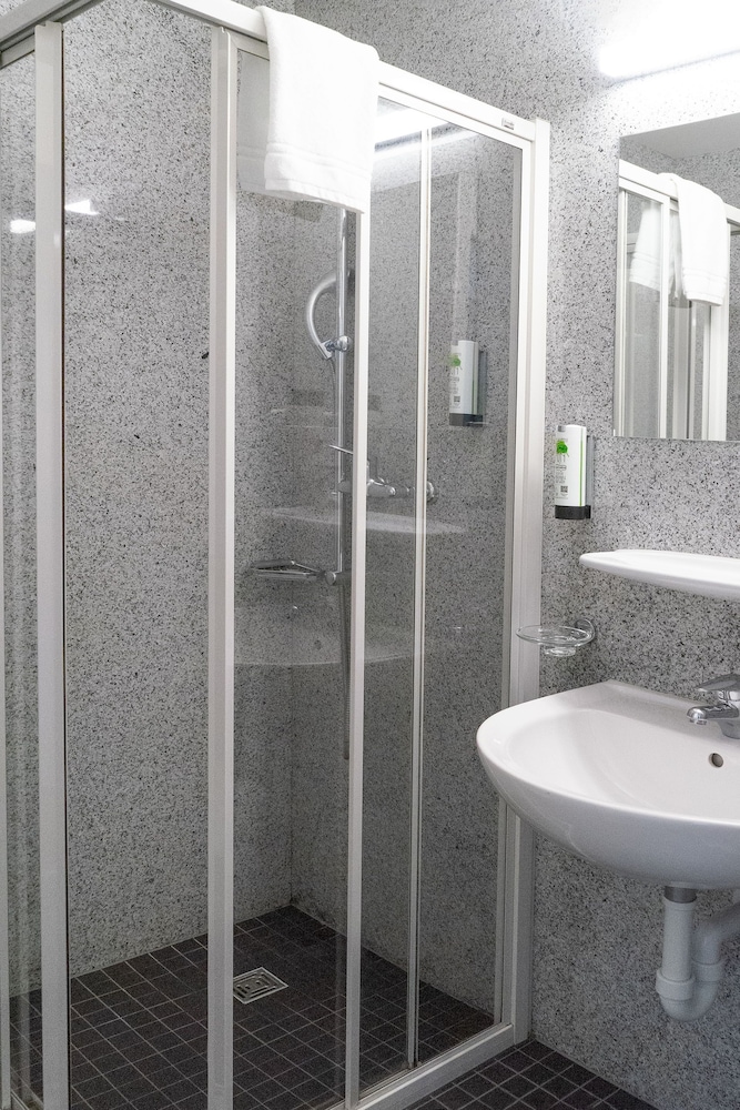 Tailormade Hotel STANS SUD 15/44