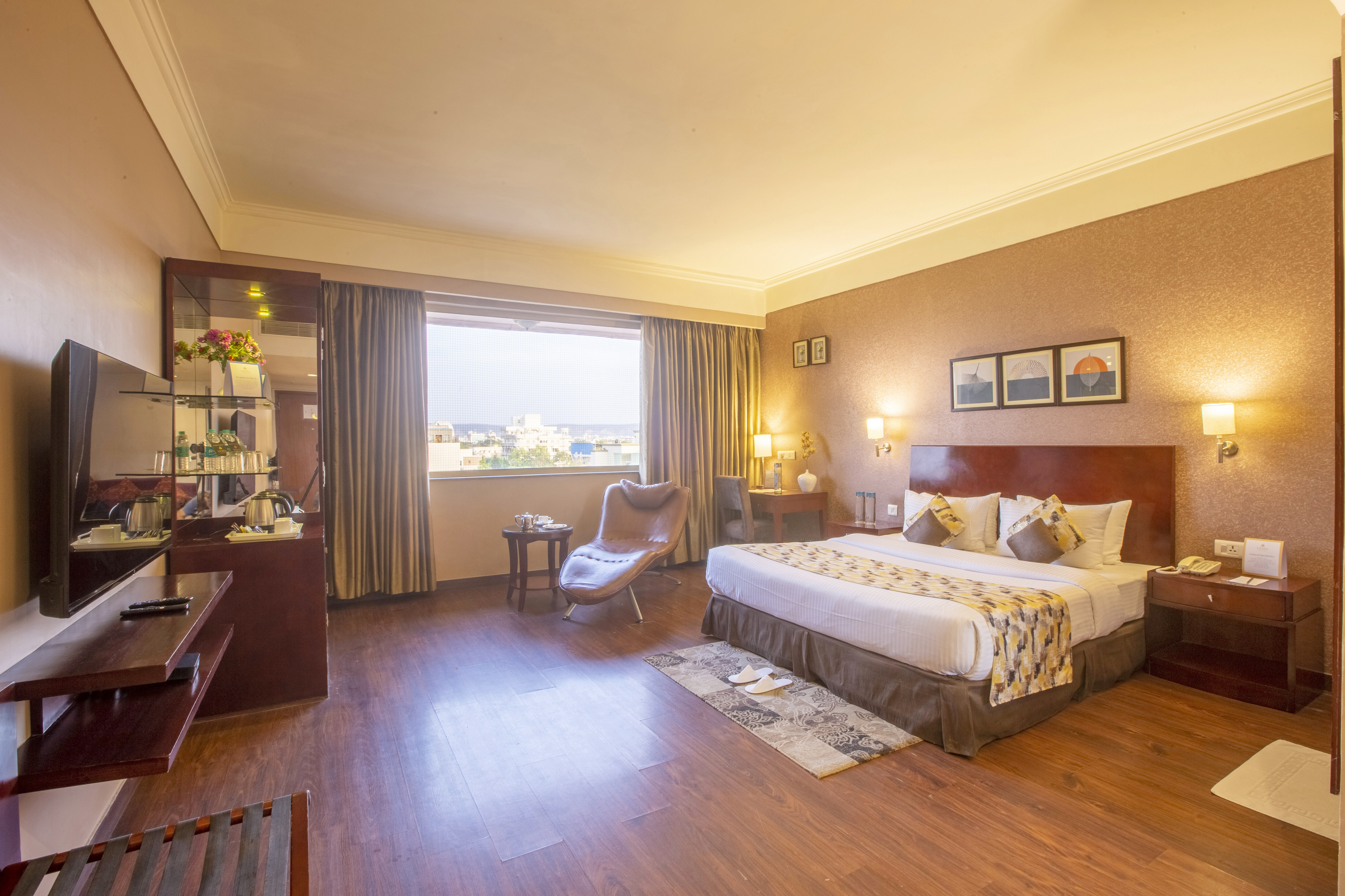 Maurya, Suite, Triple