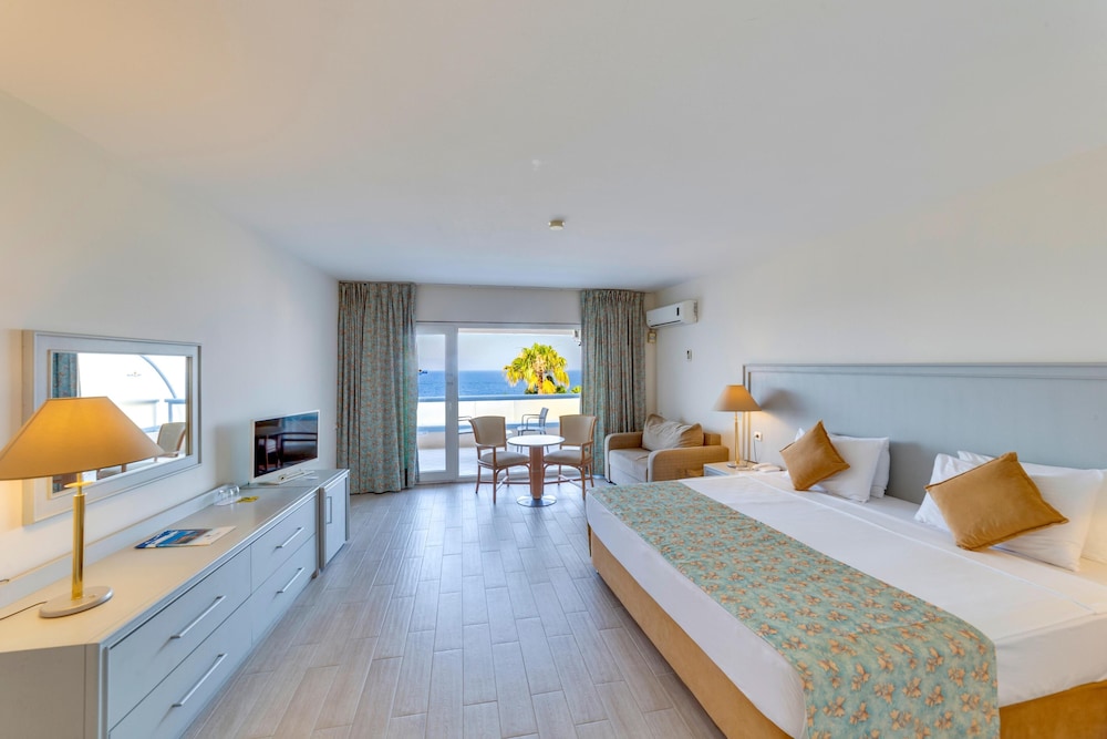 STANDARD, DOUBLE OR TWIN BED, GARDEN VIEW, GROUND FLOOR