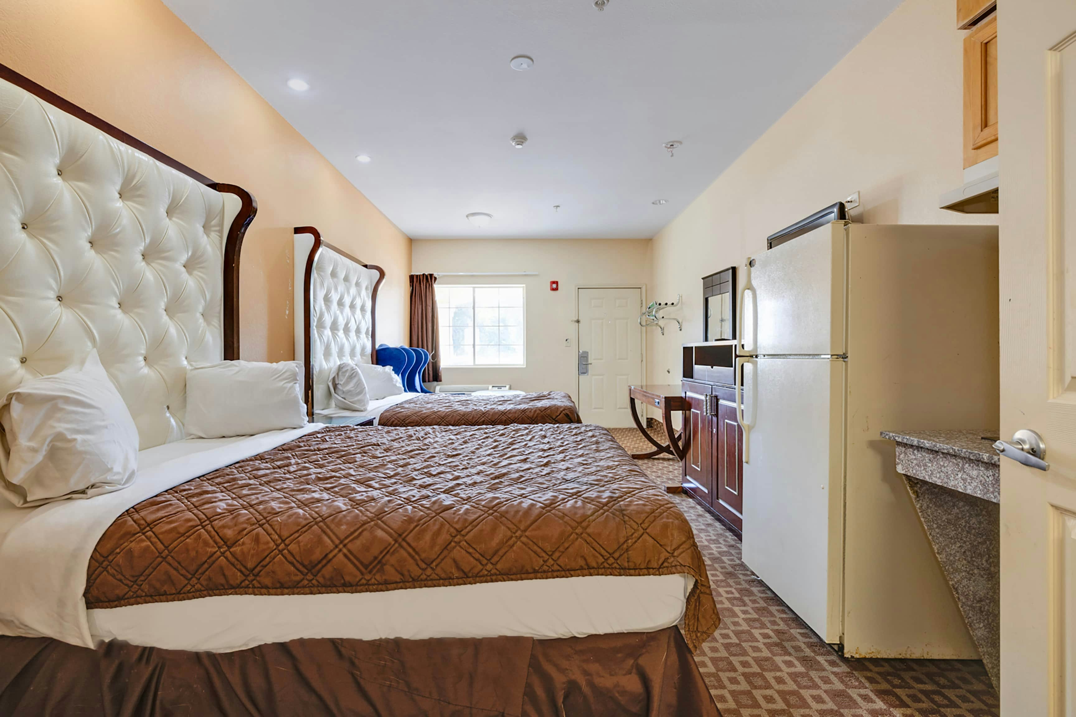 Capital O Deluxe Inn Channelview Houston I-10 22/58