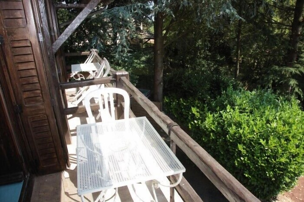 HOTEL LA CHAUMIERE 50/56